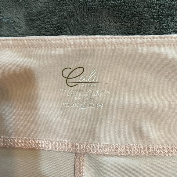 Cali Active Blush Pink Capri Leggings - Picture 4 of 5